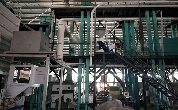 綠豆脫皮成套設(shè)備實(shí)拍圖片