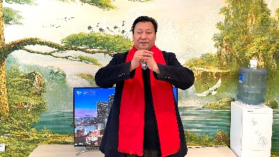 華豫萬通董事長沈鈺現(xiàn)恭祝大家元旦快樂！